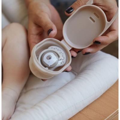 LOVI Soother Container Beige Калъф за биберон за деца 1 бр