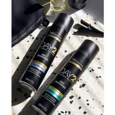 TRESemmé Day 2 Volumising Dry Shampoo Сух шампоан 250 ml