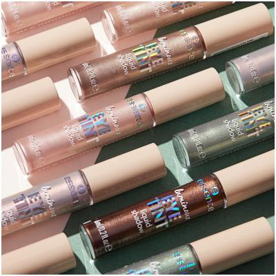 Essence Luminous Eye Tint Liquid Shadow Сенки за очи за жени 6 ml Нюанс 06 Sparkly Jade