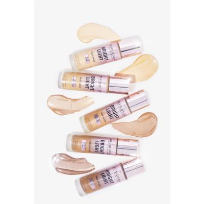 Makeup Revolution London Bright Light Face Glow Фон дьо тен за жени 23 ml Нюанс Lustre Medium Light